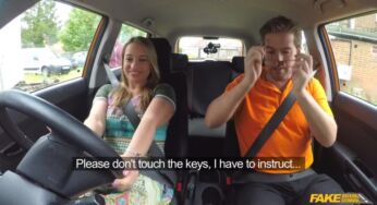 İlk ders sonrası folloş amcığını direksiyon başında kökledim